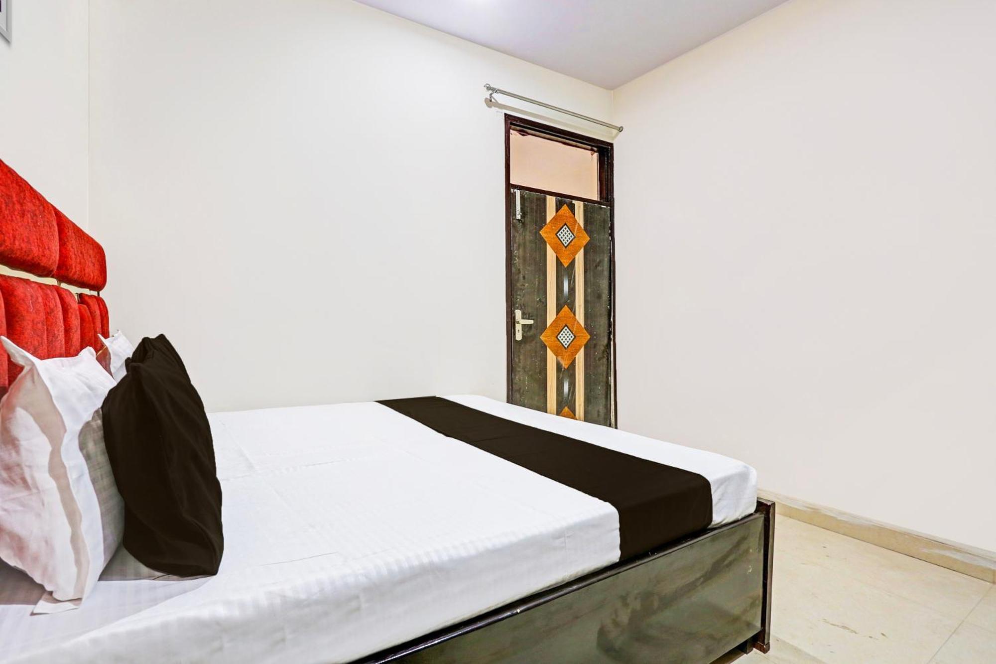 Hotel O Redbull Inn Gurgaon Exteriör bild
