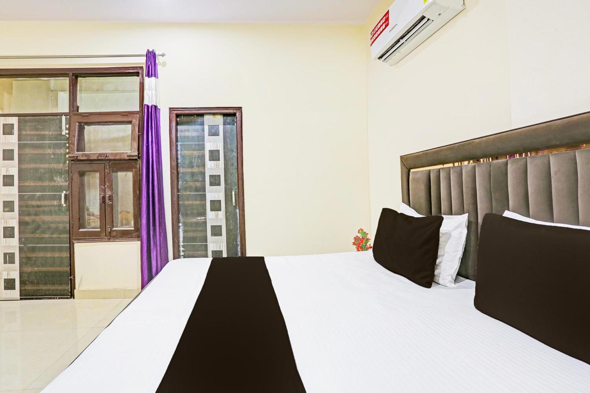 Hotel O Redbull Inn Gurgaon Exteriör bild